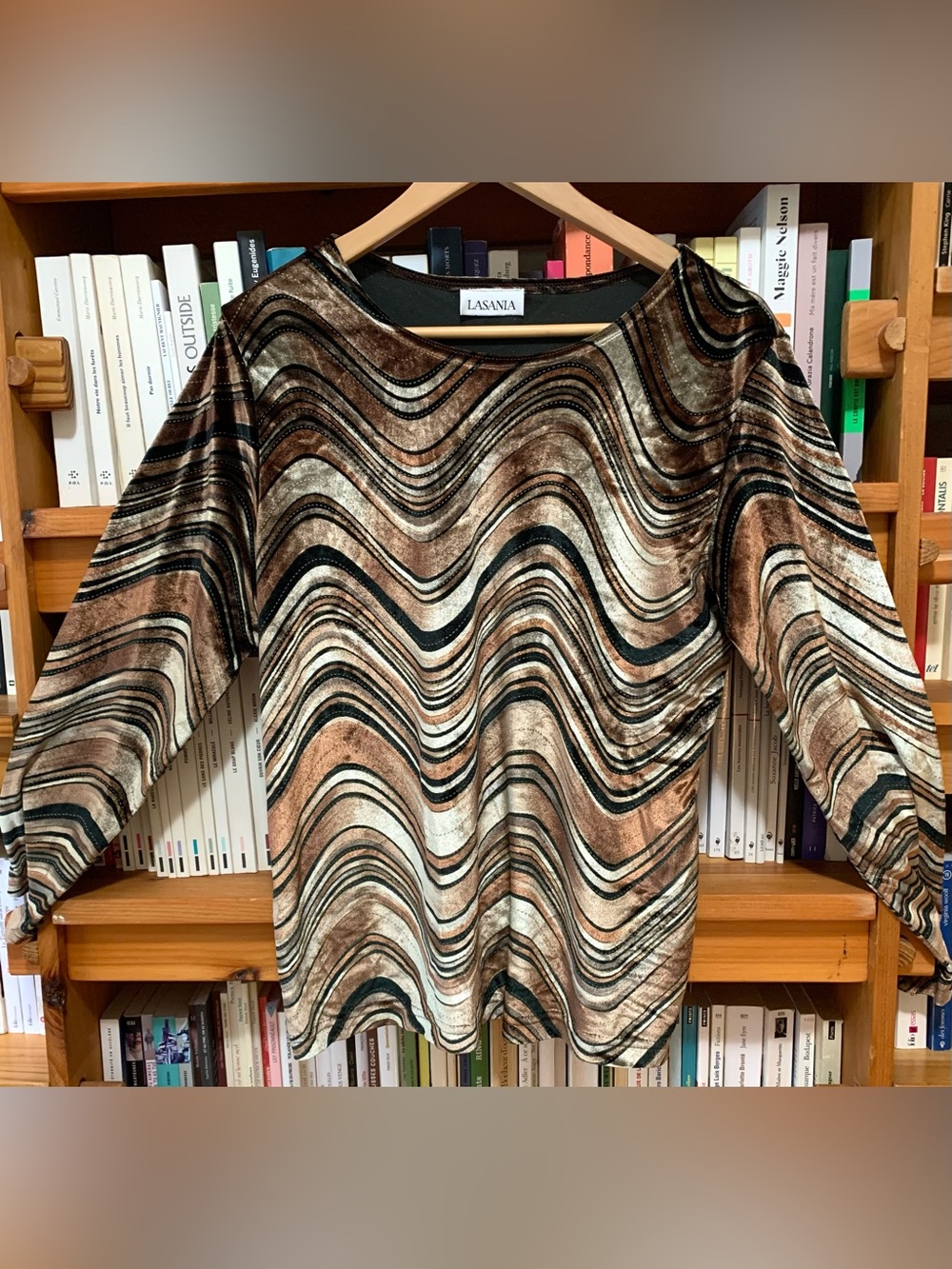 Velvet Long-Sleeve Wave Print Top in Metallic Brown
